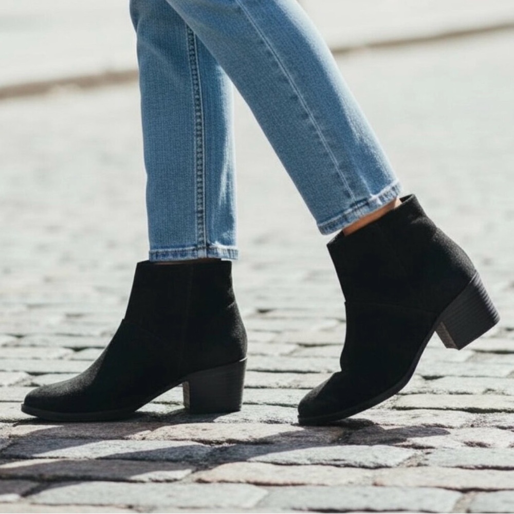 Blondo Nina Waterproof Suede Boot Black 7